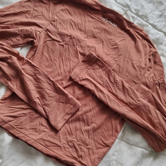 Alphalete Ultrasoft Keyhole Long Sleeve - Blush - Picture 5 of 7